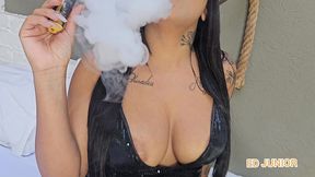 fumando e fudendo no pelo com a luana aguiar