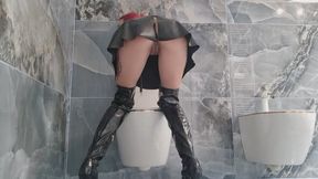 Leather Outfit Bathroom Emergency – Loud Nonstop Toilet Fart Session