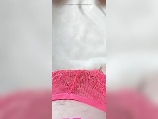 Concupiscent Woman Craves U to Sniff and Lick Her Large Lips on Cunt That Stick Without Pants Ginnagg