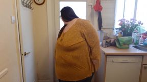 SSBBW tries on new bikinis fat belly ass