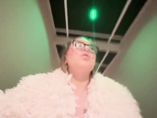 Sandie Candy Cumwalk