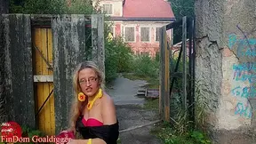 Blowing Balloons Near Old Manor In Big Eye Glasses - Sex Movies Featuring Findom Goaldigger