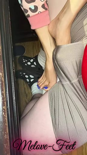 Melove Teasing Naelor with her Sexy Small Feet
