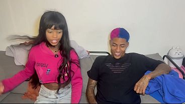 Novinho saiu cheio de tes&atilde_oMadrasta tomando banho meio irmao fazendo as festa do sexo