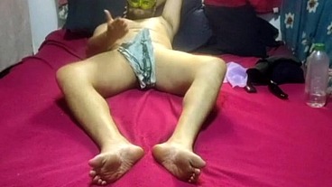 Bad_Wolf28 场独家直播,主角是一位迷人且充满格调的男性,浑身散发着神秘、魅力与诱惑气息