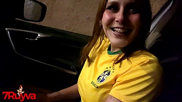 Novinha safada dando gostoso para o jurado