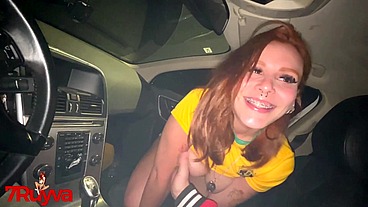 Novinha safada dando gostoso para o jurado