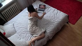 Step sister masturbates while watching Xvideos