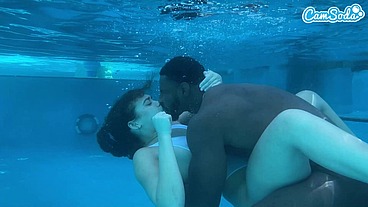 Slimthick Ebony With Buttplug Takes Huge BBC & Underwater Cum In Mouth