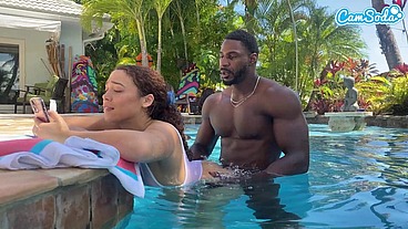 Slimthick Ebony With Buttplug Takes Huge BBC & Underwater Cum In Mouth