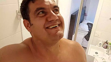 YURI GAÚCHO - EXECUTIVO DOTADÃO MASTURBANDO A CACETA ATÉ GOZAR MUITO - URSO BRASILEIRO DOTADÃO GOZADA FARTA