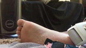 Teenie in Heaven getting Covered in Giantess Foot Dust 1080