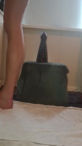 Noface Twink X Riding Multiple Huge Dildo's