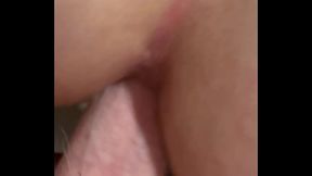 Amador comendo o cuzinho da branquinha de cu rosa