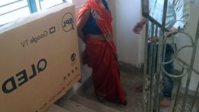 Bhabi ke ghar jo bhi jata hai bhabi sab chudwati hai