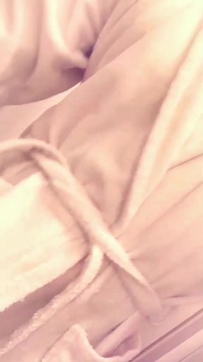 Flex Jackson shows off his big cock under his bathrobe