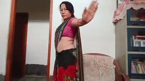 🥵MERI BHABHI K SATH Painful anal try- Indian wife pinki try First time anal in sexy saree to make her husband happy.