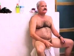 Str8 spy pakistani daddy in public bath