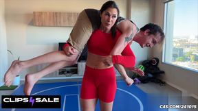 Strong Female Domination Facesitting and Lifting