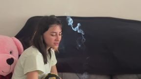 HANDY - SMOKING A CIGARETTE WHILE CHEWING GUM