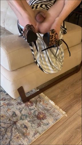I saw my stepmom's sagging pussy
