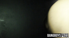 ”Muscle twink sucking big hard shaft & swallowing warm cum”