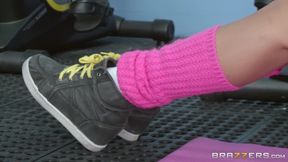 Brazzers - Fit and athletic babe Amia Miley works out on a cock