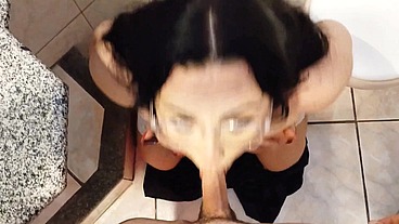 Mamando gostoso o pau do colega