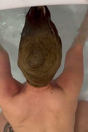 Beeing Fucked While Holding My Breath Underwater in Bathtub