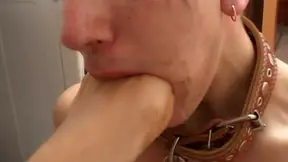 Anna Gold's Sexy Feet Worshiped by Her Desperate Partner Before Hot Sex