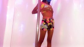 Sexy Pajamas with Hot Brunette!! I Start to Dance Sexy and I Masturbate with a Big Dildo