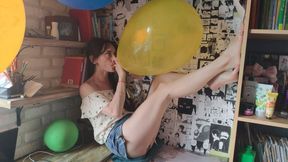 B2P with My Balloon on the desk - Mishel Looner balloons