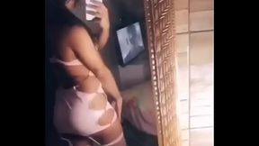 ENGASGANDO NA ROLA GRANDE E GROSSA