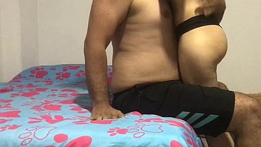 El grande y caliente Andy Z 94 se folla el coño de hermanastra a media noche sin que mi madre se dé cuenta - Amateur Nora Milf montando la nueva polla de un semental se corre a fuera y