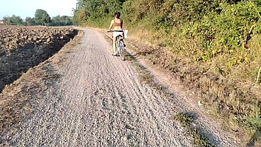 Onlymaya - I give a blowjob to a cyclist I met in the woods