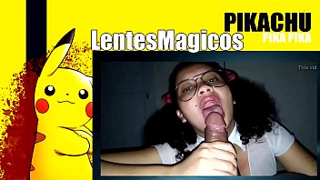 Colegiala sucia con lentes edad 20 a&ntilde_os aprendiendo a mamar