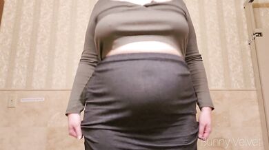 BBW bellybutton worship and jiggly tits play gets wild