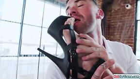 Transsexual jade venus anal rides penis