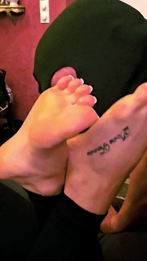 Sheela Sinner Foot Worship Barefoot Kissing Smelling Foot Fetish Socks Smelling