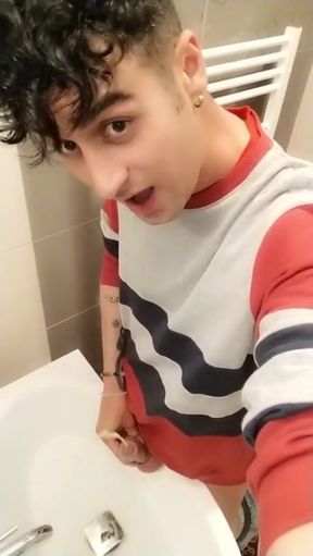 Lazy to Go to the Toilet, so I Piss to the Sink