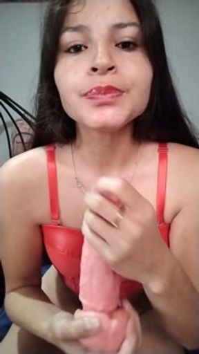 Rich Argentina gets wet with the toy and deepthroats 🥒😈🤤🔥