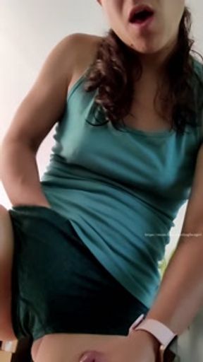 Ma chatte excitée coule de plaisir à la vue de grosse bite, Dazzlingfacegirl