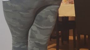 Wetting camo leggings