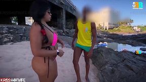 aventura com casal. cuckold da kriss hotwife filmando esposa namorando com negao dotado realizador baiano pelas ruas e praias de salvador . exibicionismo e muito sexo ao ar livre com mulher de