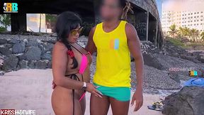 aventura com casal. cuckold da kriss hotwife filmando esposa namorando com negao dotado realizador baiano pelas ruas e praias de salvador . exibicionismo e muito sexo ao ar livre com mulher de