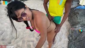 aventura com casal. cuckold da kriss hotwife filmando esposa namorando com negao dotado realizador baiano pelas ruas e praias de salvador . exibicionismo e muito sexo ao ar livre com mulher de