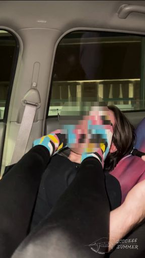 18 year old Virgin worships Goddess Summer's Feet