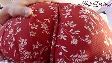 Zoom on Nini Divine'_s big juicy ass as she sucks my dick!