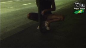 ninfeta se exibe dentro do tunel da cidade, e ainda fez boquete.
