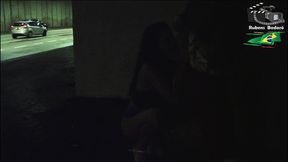 ninfeta se exibe dentro do tunel da cidade, e ainda fez boquete.